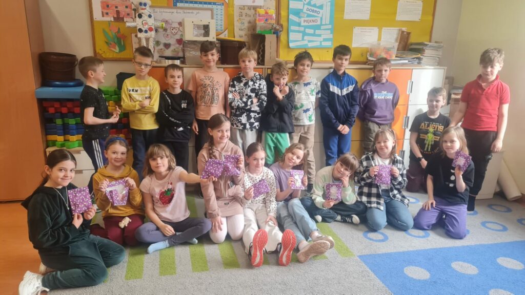Dzień Kobiet w klasach młodszych
