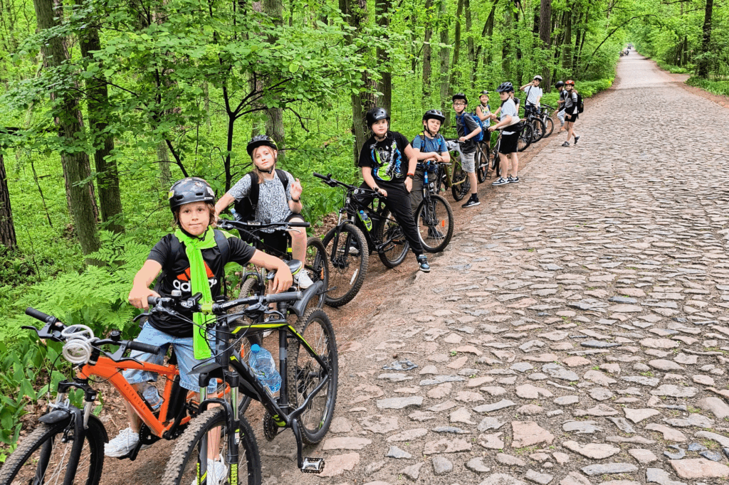 Wycieczka rowerowa klasy 4b do Kampinoskiego Parku Narodowego