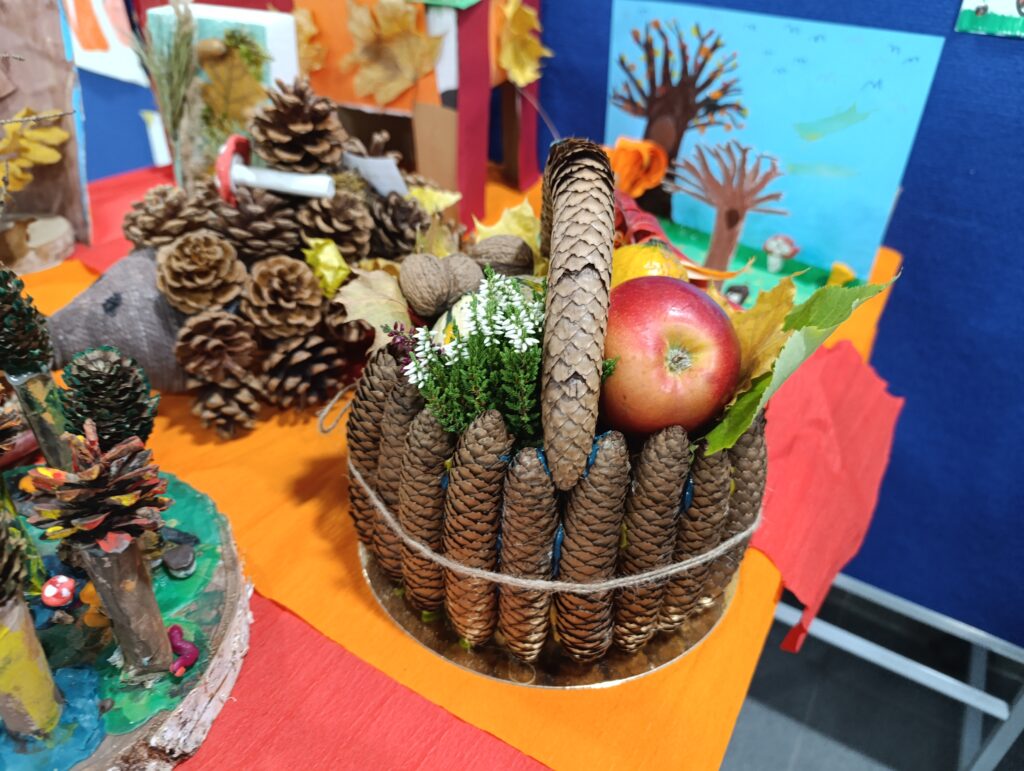 Szkolny konkurs plastyczny pt. „Jesienne kompozycje