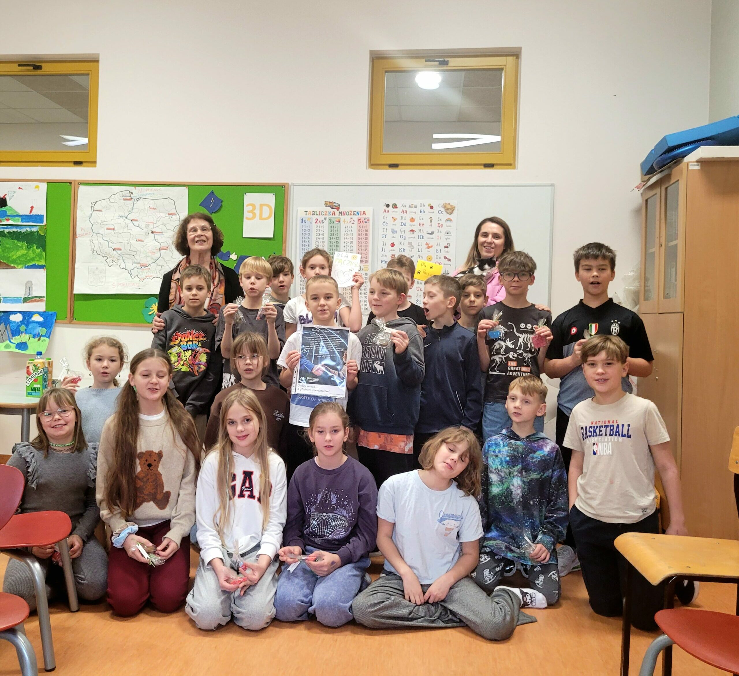 Wyjątkowi goście z Fundacji Ochrony Zwierząt w Łomiankach w naszej szkole