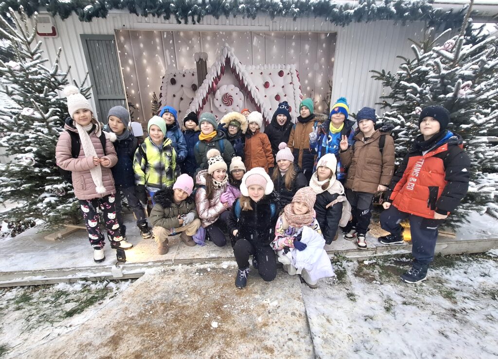 Klasa 3b odbyła przedświąteczną podróż do bajkowej krainy św. Mikołaja