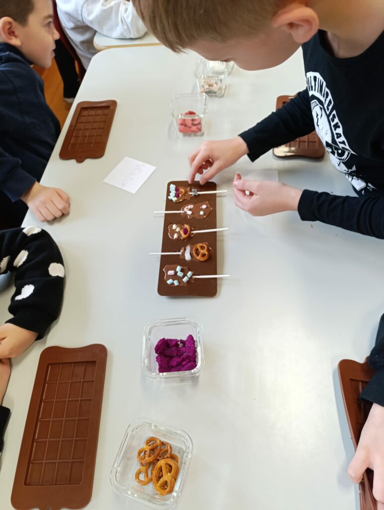 Warsztaty czekoladowe w klasach 1c, 3c i 3d