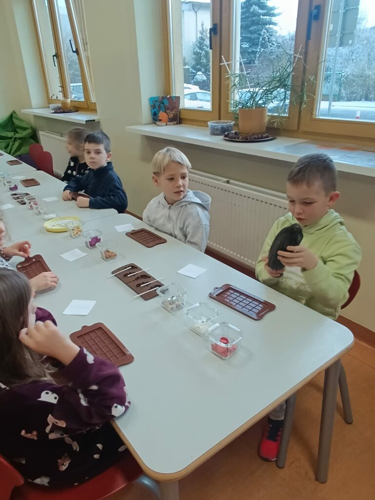 Warsztaty czekoladowe w klasach 1c, 3c i 3d