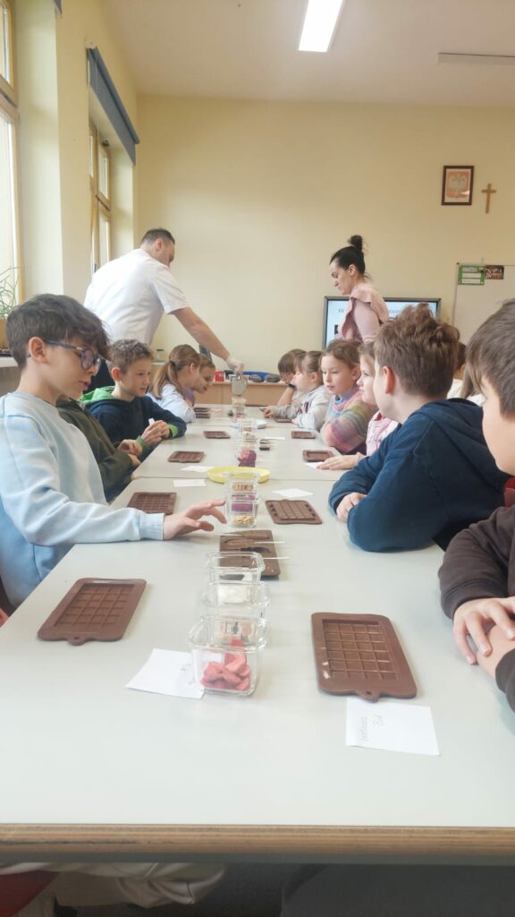 Warsztaty czekoladowe w klasach 1c, 3c i 3d