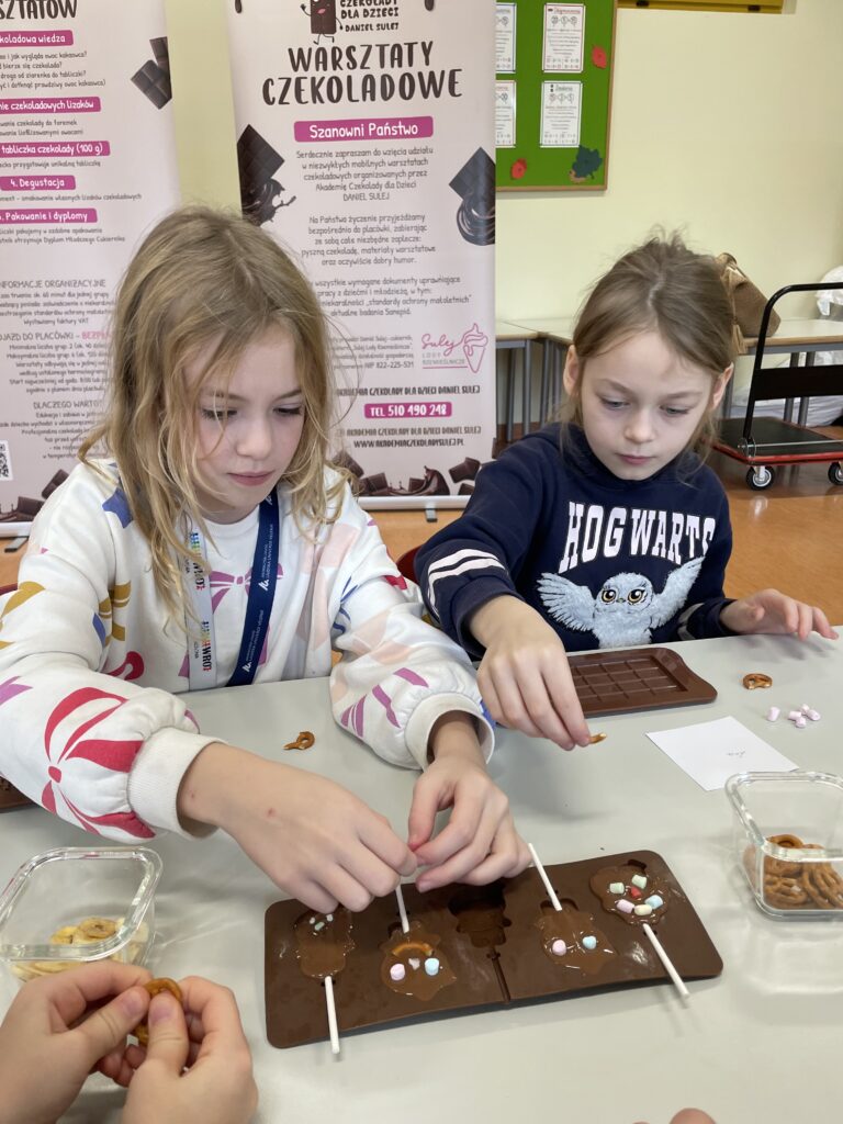 Warsztaty czekoladowe w klasach 1c, 3c i 3d
