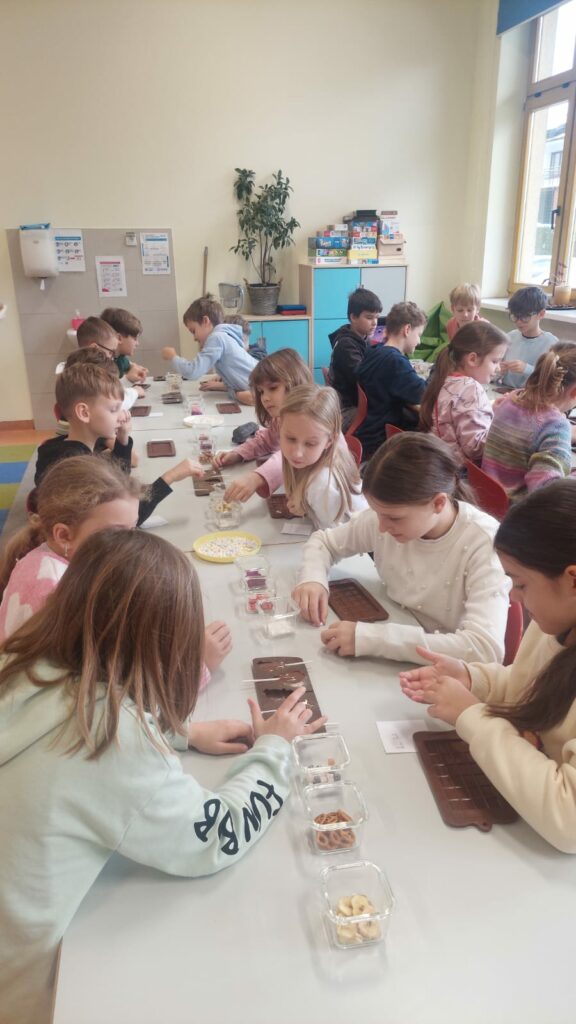 Warsztaty czekoladowe w klasach 1c, 3c i 3d