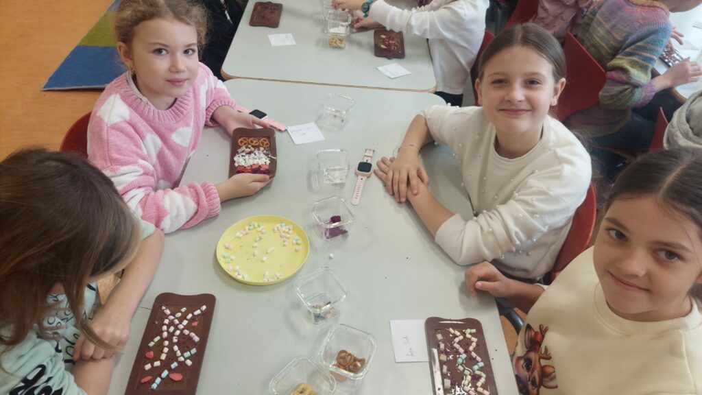 Warsztaty czekoladowe w klasach 1c, 3c i 3d