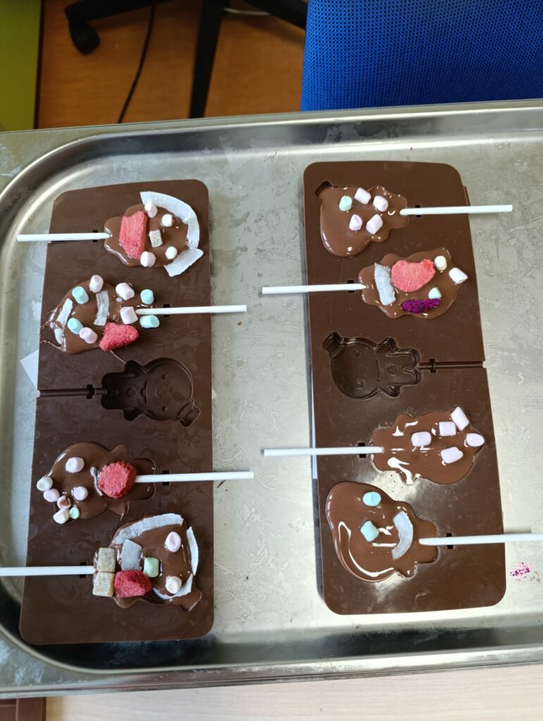 Warsztaty czekoladowe w klasach 1c, 3c i 3d
