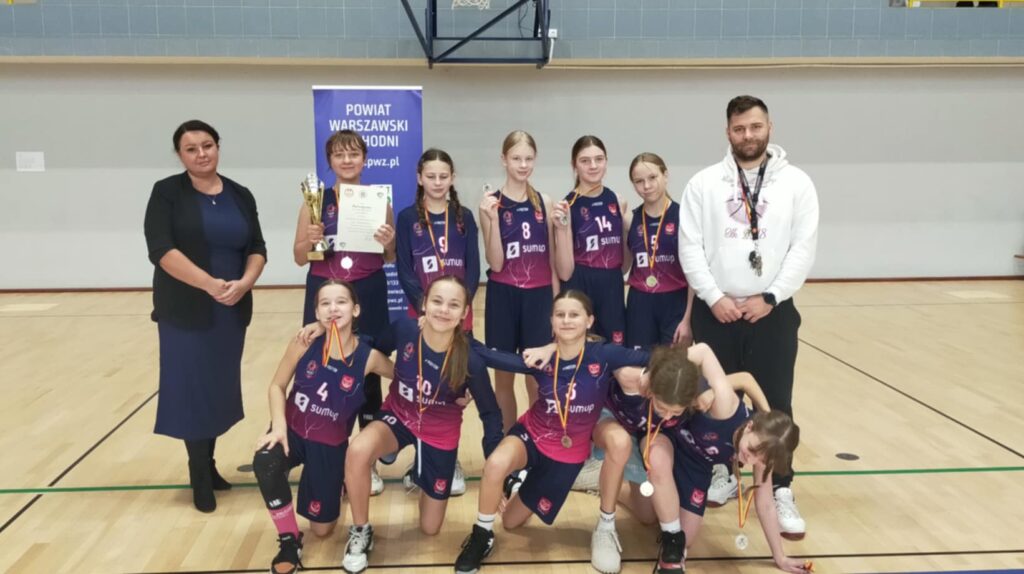 Międzypowiatowy etap zawodów w koszykówce dziewcząt w kategorii dzieci