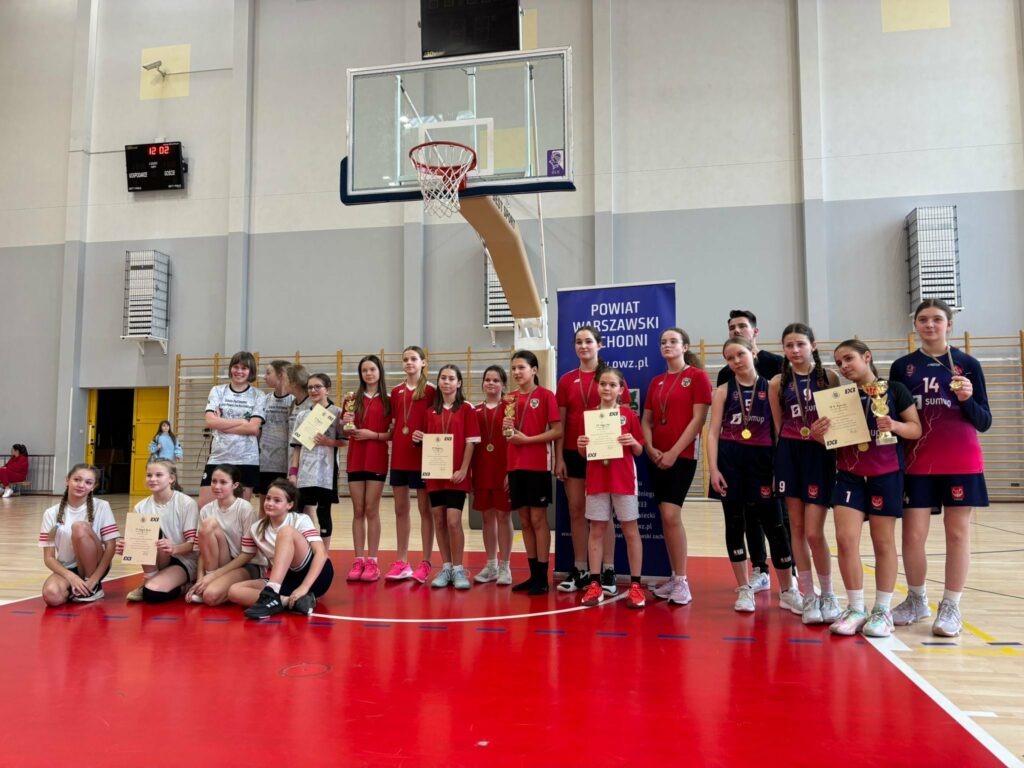 Finał Powiatu w Młodzieżowych Igrzyskach Młodzieży Szkolnej w koszykówce dziewcząt 3x3 w kategorii dzieci rocznik 2013 i młodsi.