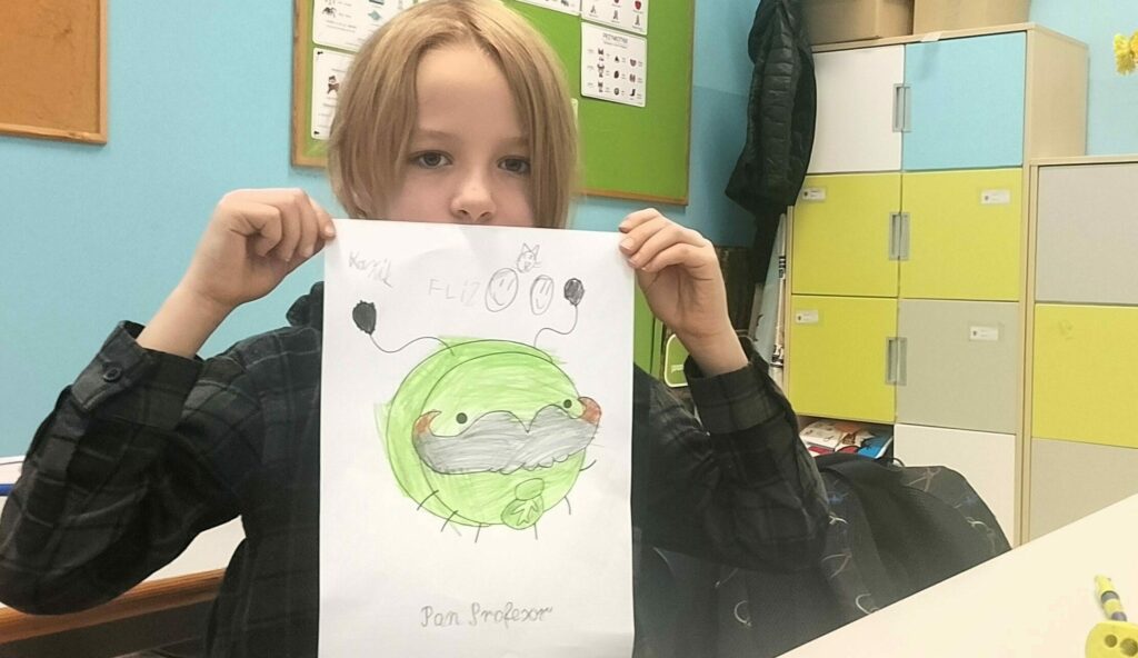 „Turlając kulkę pod górkę" – lekcja empatii i współpracy z Żuczkami