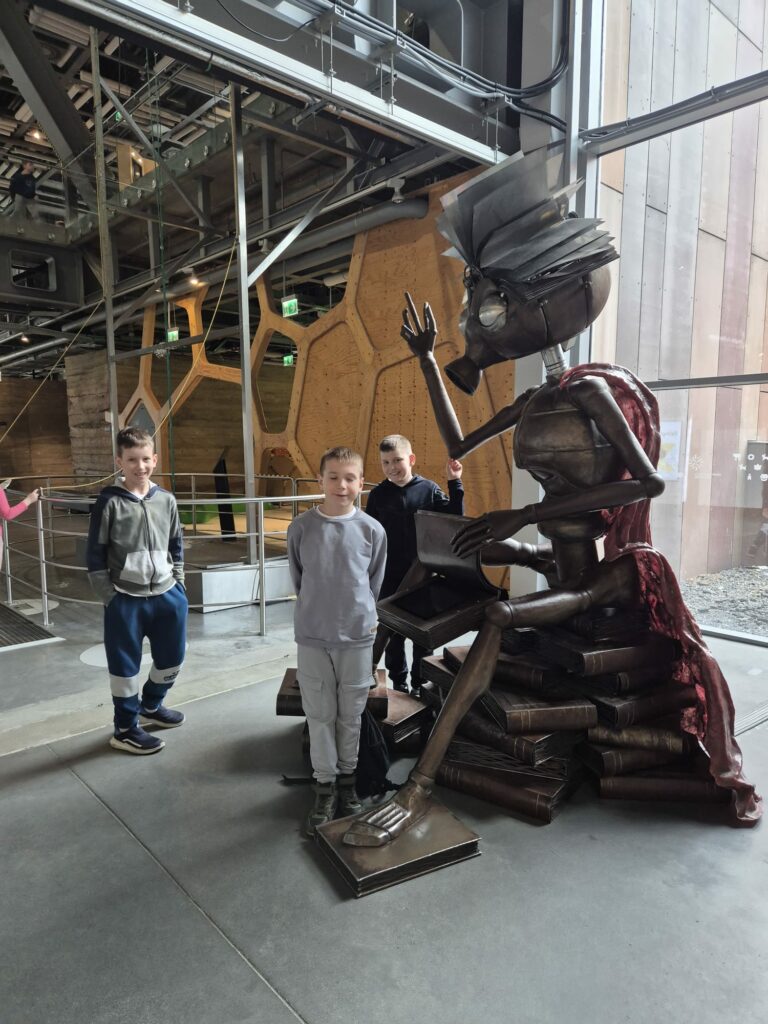 Wycieczka klas 2 do CNK