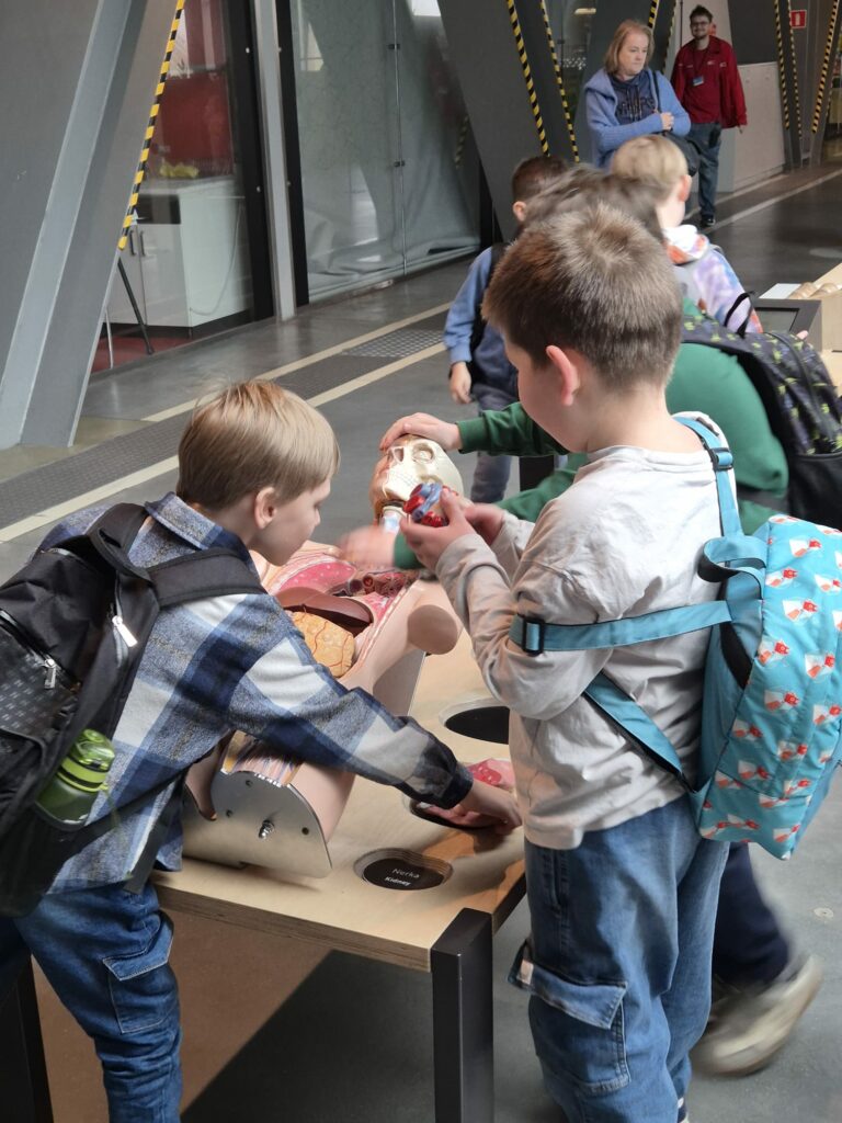 Wycieczka klas 2 do CNK