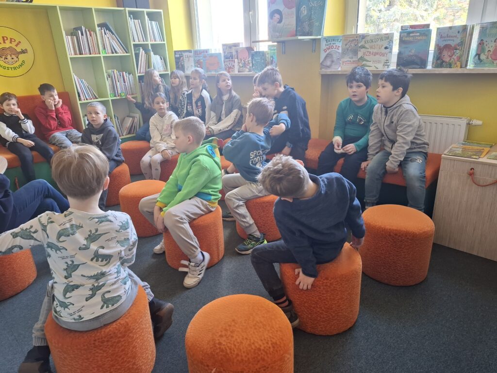 Wycieczka klasy 2c Biblioteki Publicznej w Łomiankach