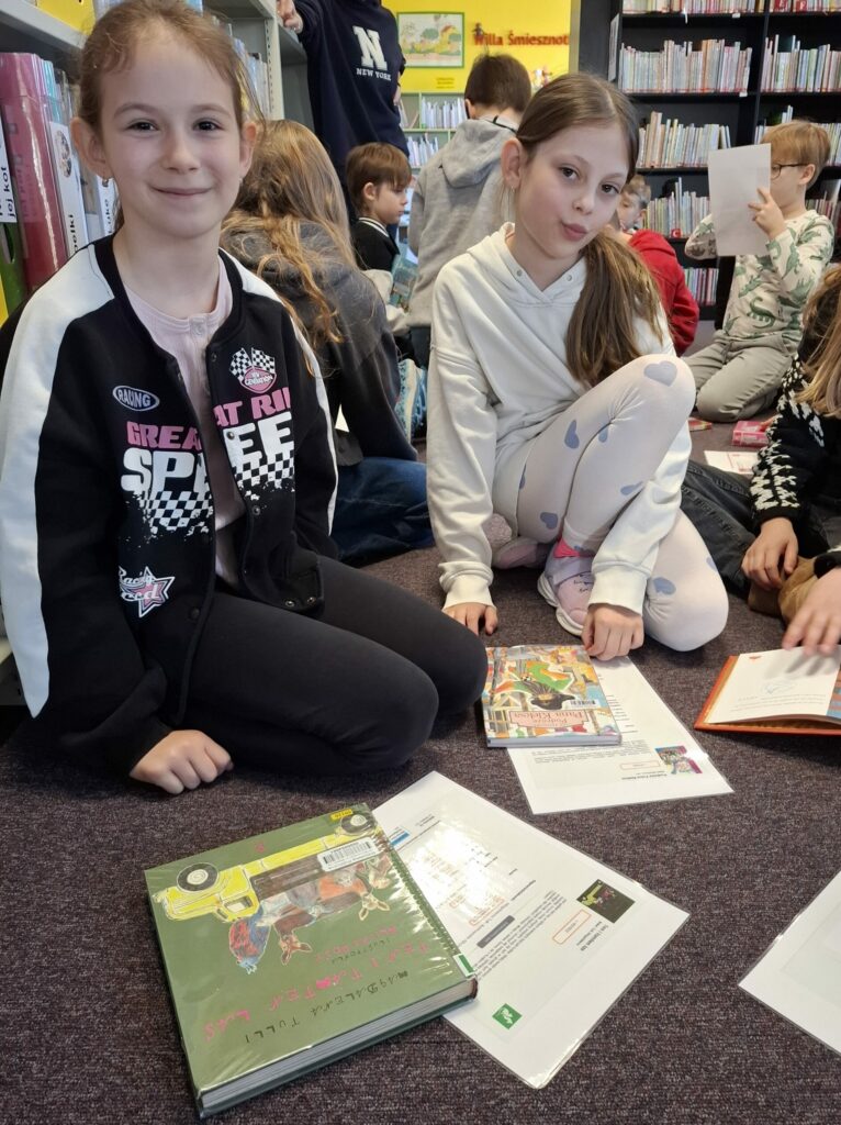 Wycieczka klasy 2c Biblioteki Publicznej w Łomiankach