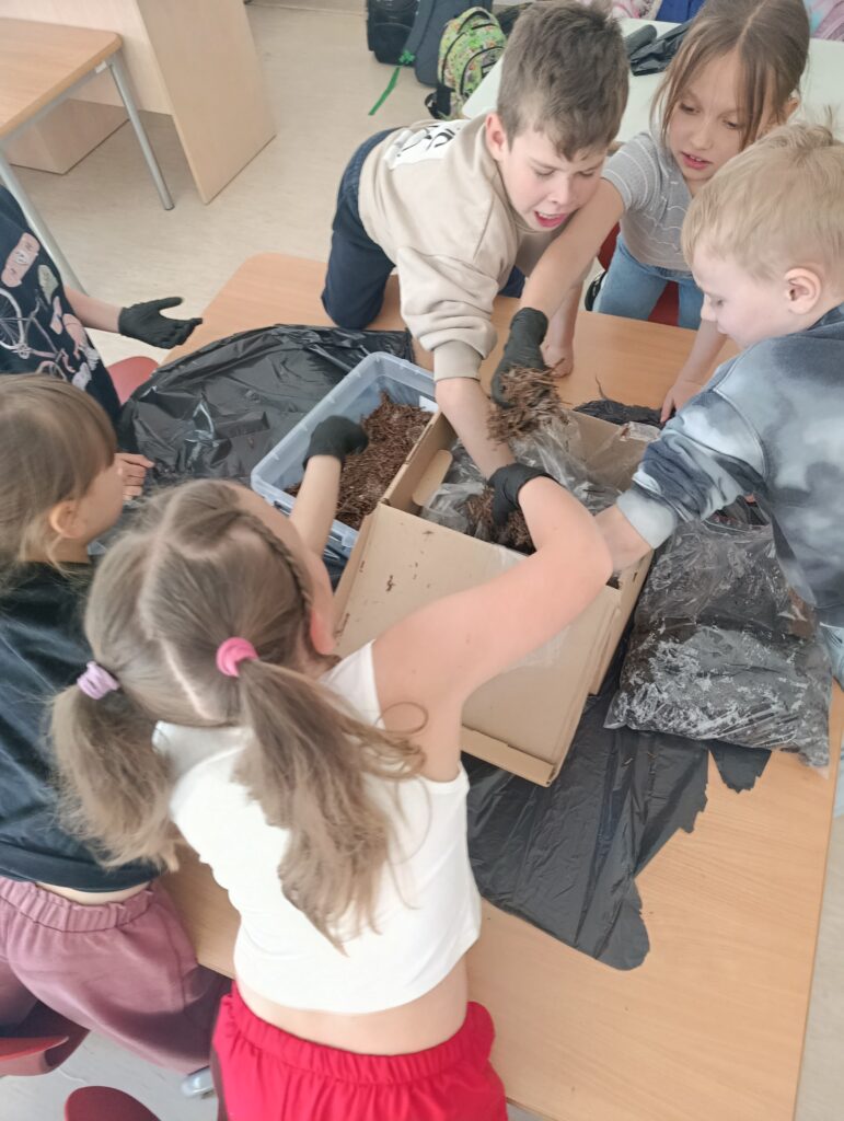 Uczniowie klasy 1d wzięli udział w programie „Pieczarki z klasą"