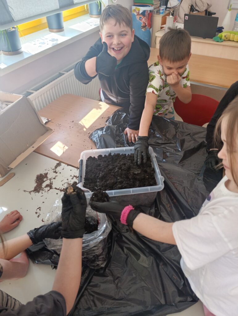 Uczniowie klasy 1d wzięli udział w programie „Pieczarki z klasą"