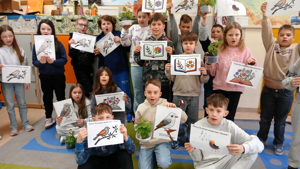 Międzynarodowy Dzień Książki dla Dzieci i Ogólnopolska Akcja Siania Nasionek CzytelnictwaMiędzynarodowy Dzień Książki dla Dzieci i Ogólnopolska Akcja Siania Nasionek Czytelnictwa