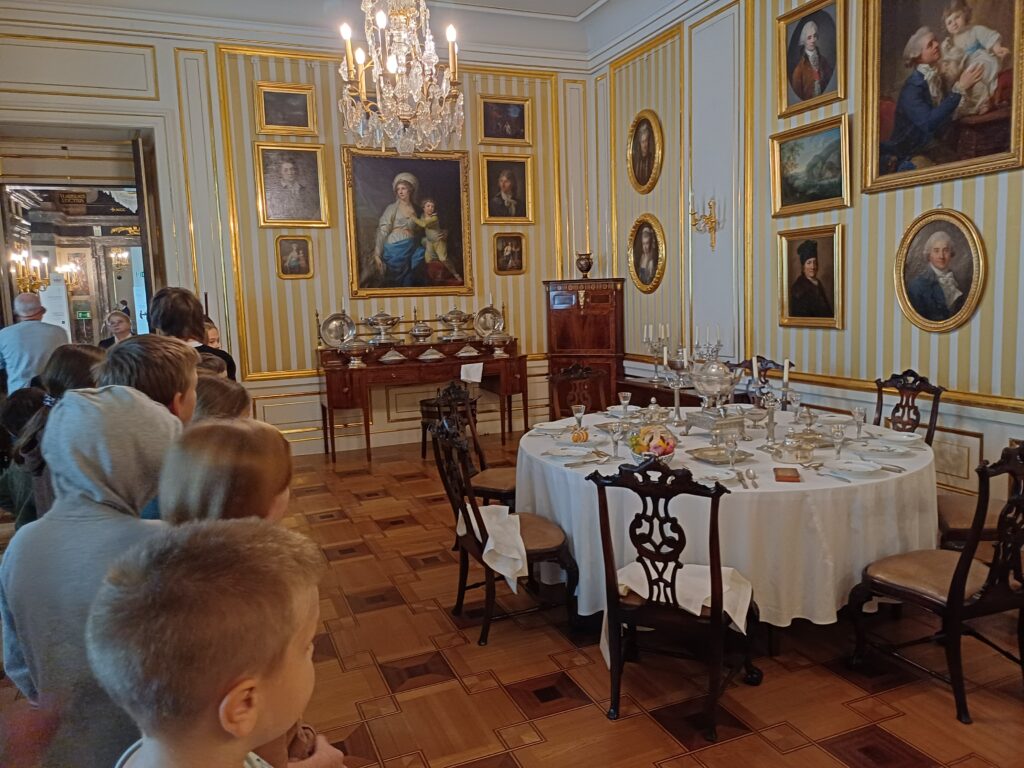 Klasy trzecie z wizytą w Zamku Królewskim w Warszawie
